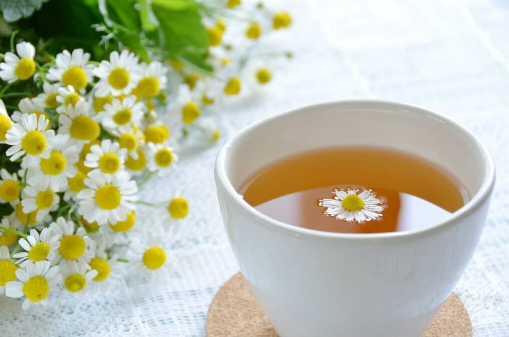 Merebus chamomile melegakan dan melegakan tekanan darah tinggi otot dalam osteochondrosis toraks
